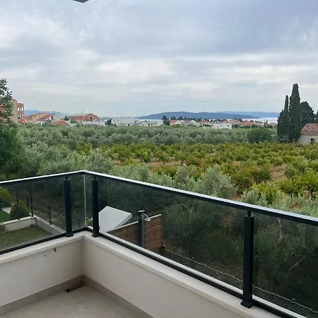 Kuca Za Odmor Maluni Hébergement de vacances *
